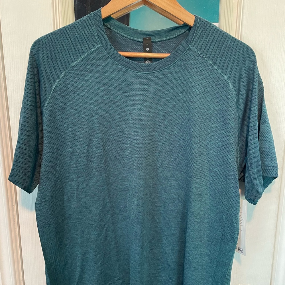LuLuLemon Metal-Vent Tee - Size XL